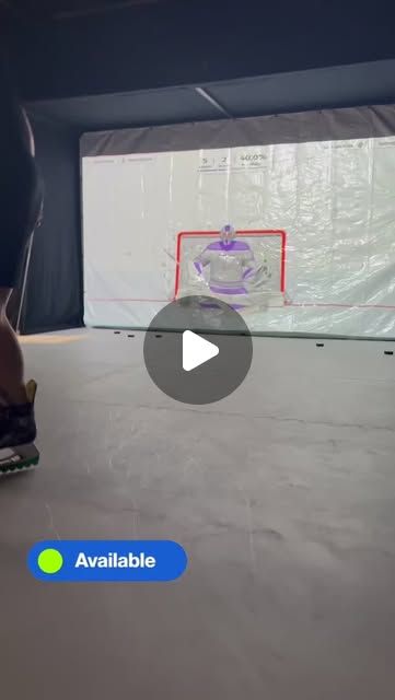 Schusstraining in der SnipeZone mit simuliertem Torwart